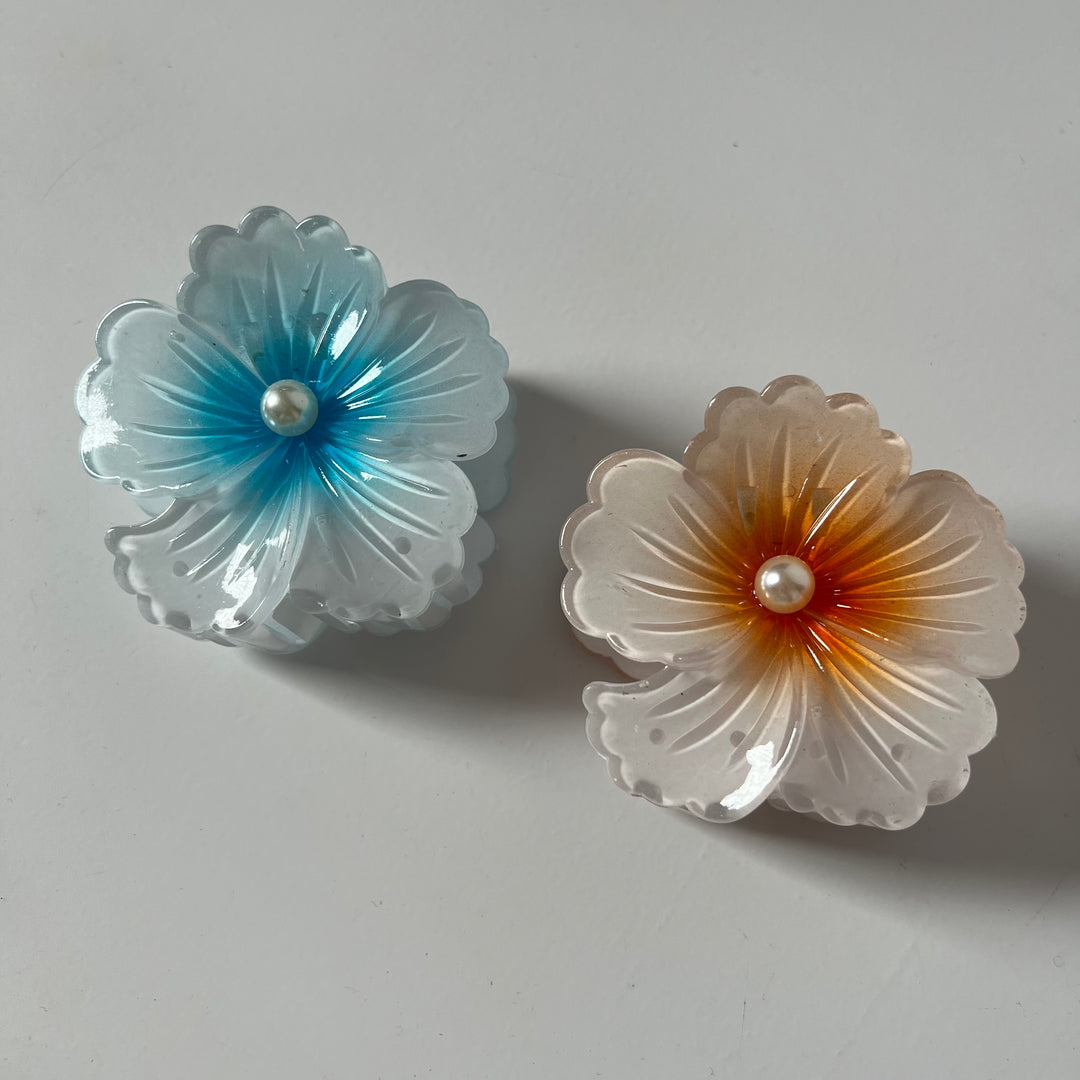 Iris Claw Clip