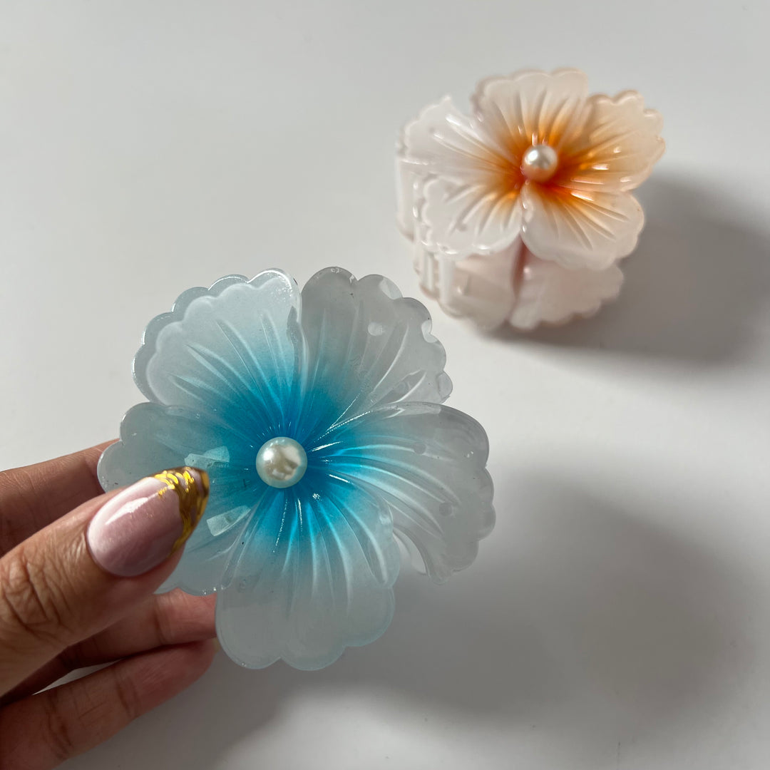 Iris Claw Clip