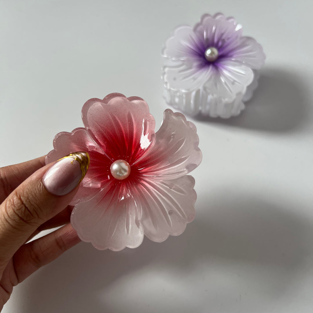 Iris Claw Clip
