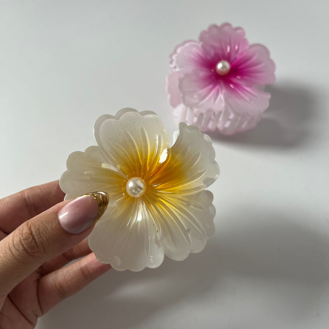 Iris Claw Clip