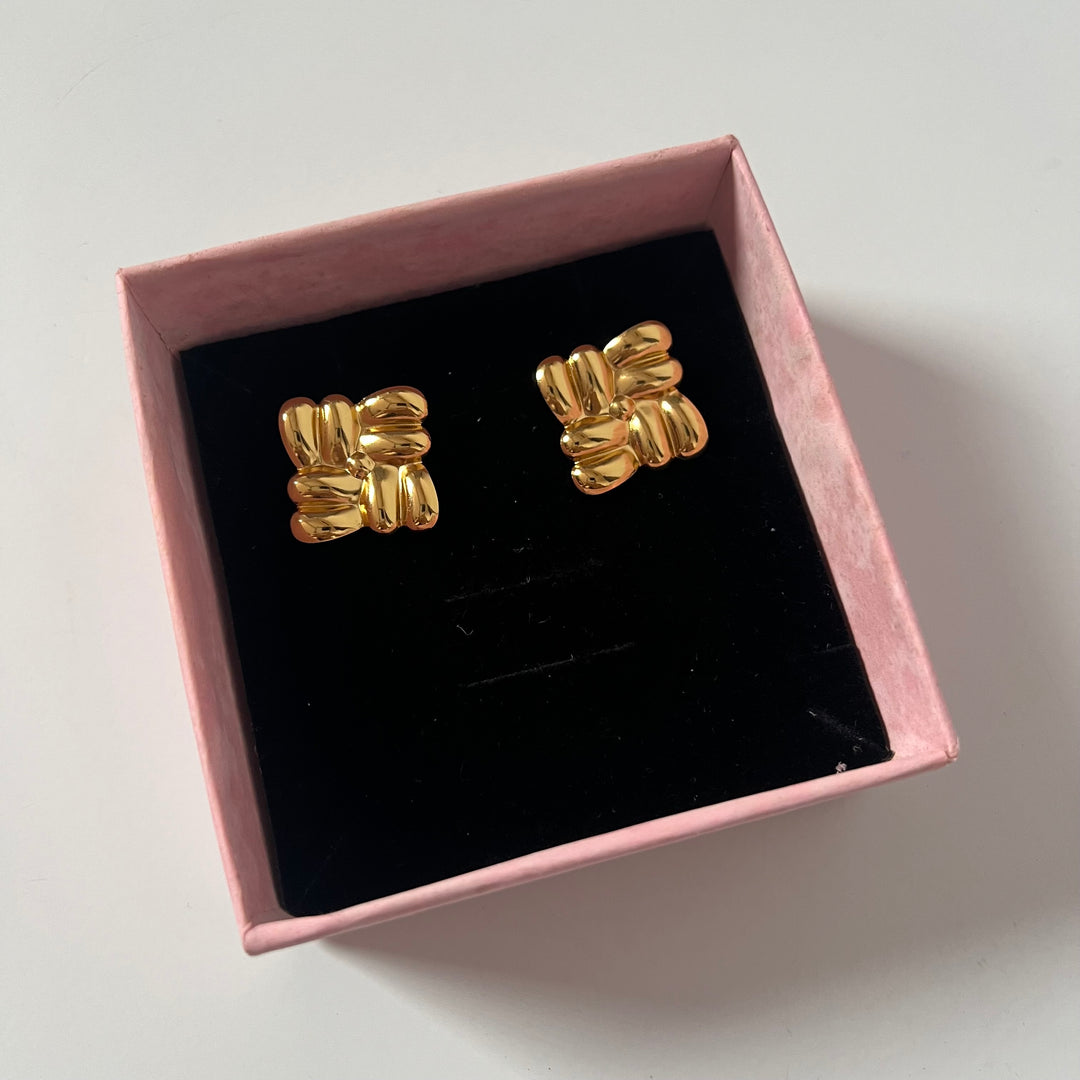 Brooke earring
