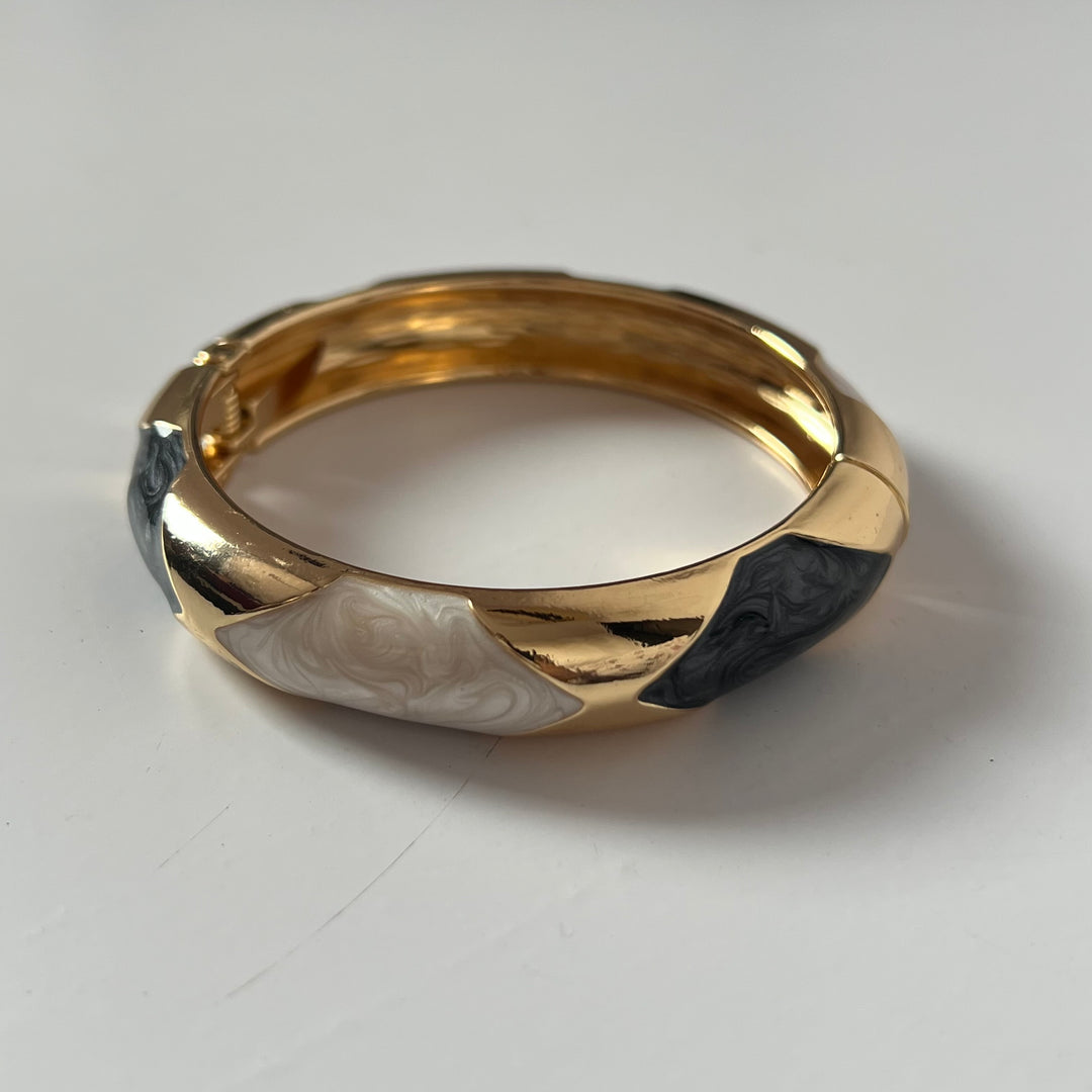 Pia bangle